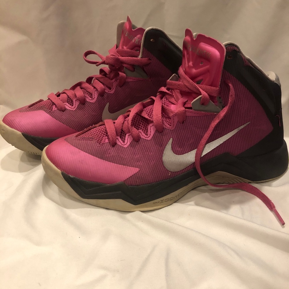Nike pink Hyperquickness